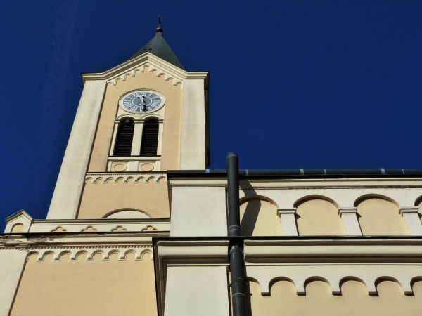 Cost of Church Gutter Installation in Royal Oak